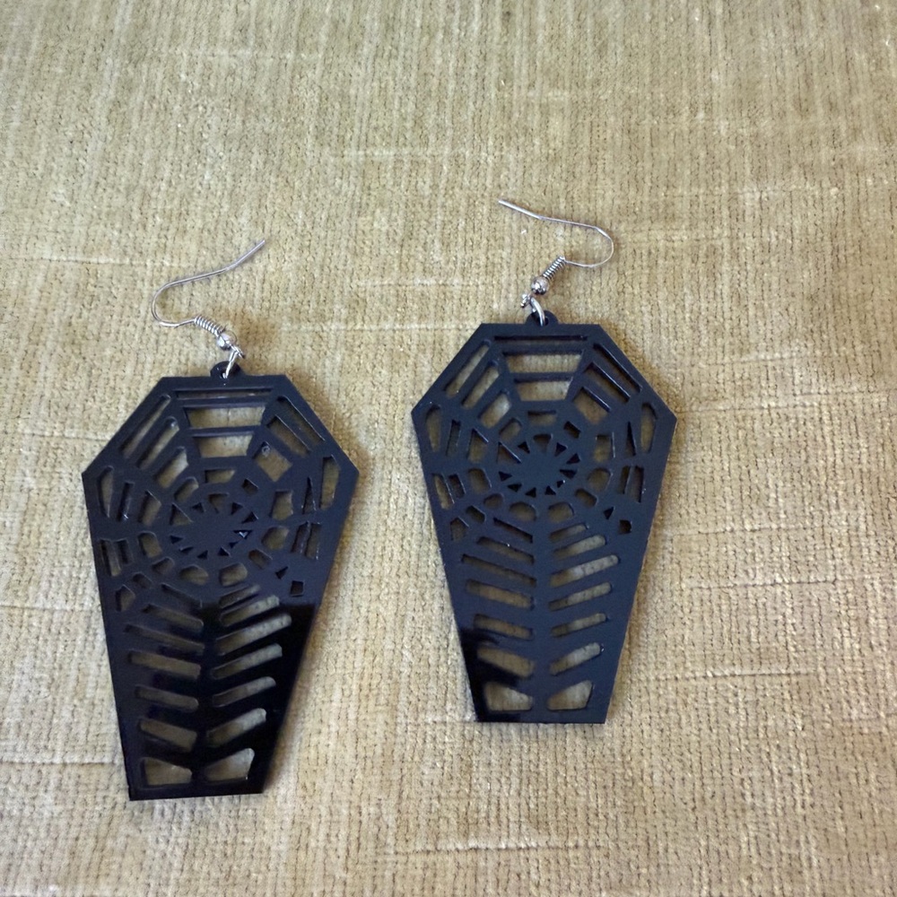 Black Spider Web Coffin Earrings, new - Picture 5 of 5